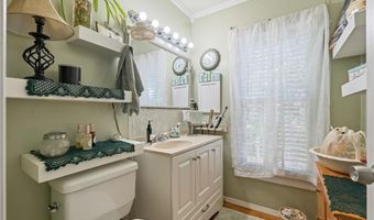 902 F St, Barling, AR 72923