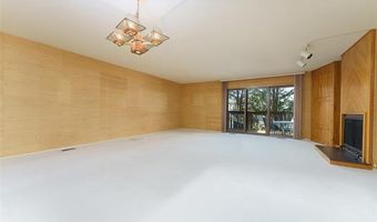 2155 Pauline Ct, Ann Arbor, MI 48103