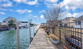 38 Berger Ave, Amityville, NY 11701