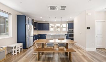 2825 Crusader St, Alameda, CA 94501