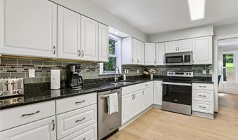 195 Wendy Hill Dr, Alpharetta, GA 30009