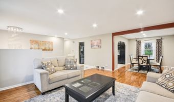 941 W Army Trail Blvd, Addison, IL 60101