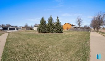 220 S Augusta Ave, Brandon, SD 57005
