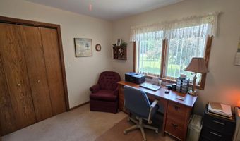 12867 E Pleasant Valley Dr, Aberdeen, SD 57401