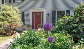 17 Hoyt Rd, Bethel, CT 06801