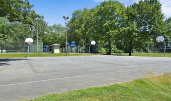 6216 ROCKHURST Rd, Bethesda, MD 20817