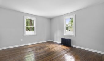 17 Brookdale Ave, Bloomfield, CT 06002