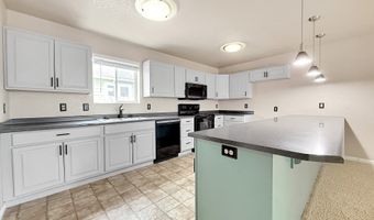 325 MATOT St B, Brookings, OR 97415