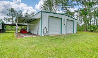 634 Alapaha River Dr, Alapaha, GA 31622
