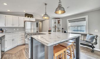 1001 Sunshine Run, Arnolds Park, IA 51331