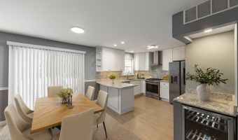 903 Old Oak Cir, Algonquin, IL 60102