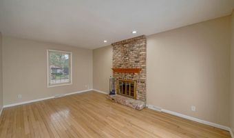 210 11th Ave SW, Altoona, IA 50009