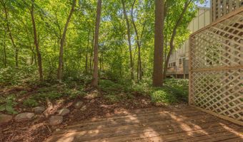 609 Ridgewood Ct, Ann Arbor, MI 48103