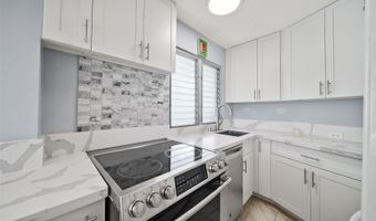 2957 Kalakaua Ave 415, Honolulu, HI 96815