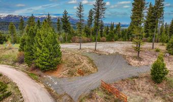 6 Urban Ln, Cascade, ID 83611