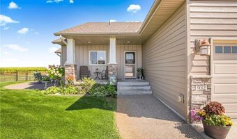 932 Waters Edge Cir, Avon, MN 56310