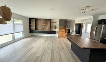 2305 N Williamsburg St, Arlington Heights, IL 60004