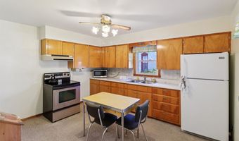 712 Rapids St, Adel, IA 50003