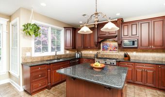 6 SLEEPY HOLLOW Ct, Allentown, NJ 08501