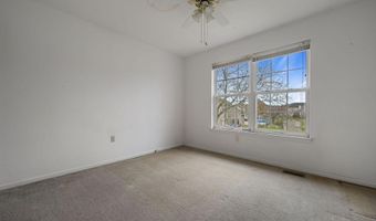 36 E MOYER Dr, Bear, DE 19701