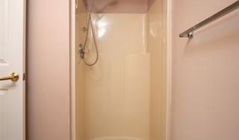 14810 Paris Ct, Allen Park, MI 48101