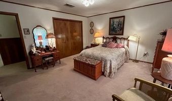 102 E Crockett St, De Kalb, TX 75559