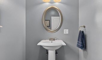 43 Skyline Rd, Bangor, ME 04401