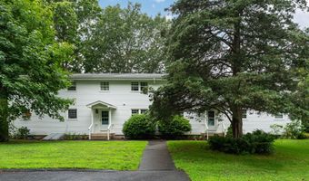 22 College St APT 3, Clinton, CT 06413