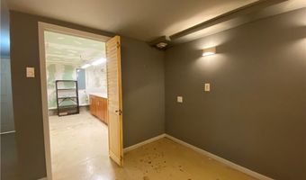 220 N 9th St, Atchison, KS 66002