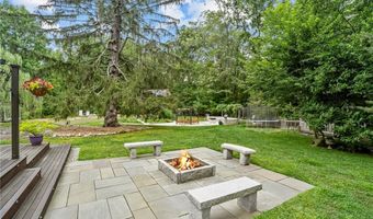 1004 Great Rd, Lincoln, RI 02865