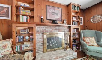 4 Clark Island Rd, Amherst, NH 03031