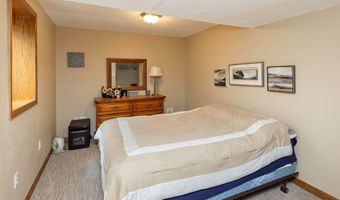 616 3rd Ave NW, Altoona, IA 50009