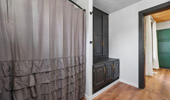 107 W High St, Ashley, OH 43003