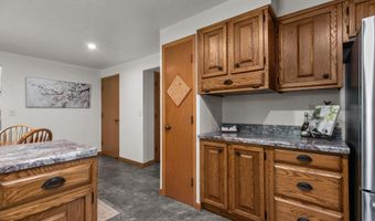 58 CRESTVIEW Dr, Appleton, WI 54915
