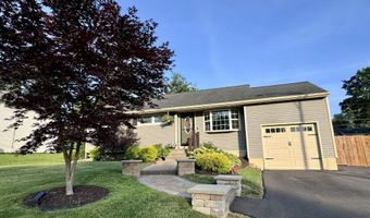 34 Venus Dr, Albany, NY 12211