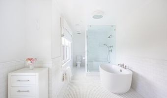 78 Rhode Island Ave 6, Newport, RI 02840