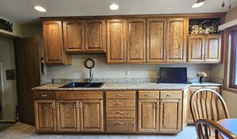 709 N 3rd St, Aberdeen, SD 57401