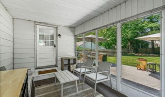 24 Westlyn Ct, Albany, NY 12203