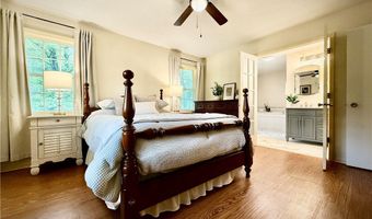 1125 Royal Dr, Amherst, OH 44001
