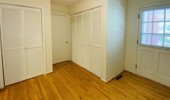 2012 Yelton Dr, Camden, SC 29020
