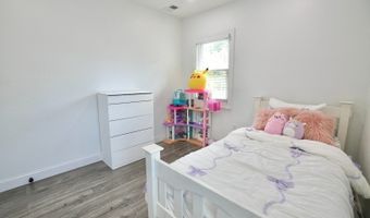 26 Oneil St, Bergenfield, NJ 07621