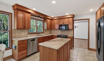 8906 138th Street Ct, Apple Valley, MN 55124