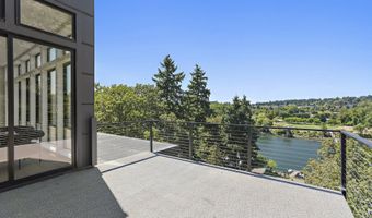 985 SE RIMROCK Ln, Milwaukie, OR 97267