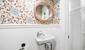 12601 N Osage Rd, Anchorage, KY 40223