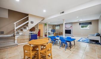 7600 CHARLESTON Dr, Bethesda, MD 20817