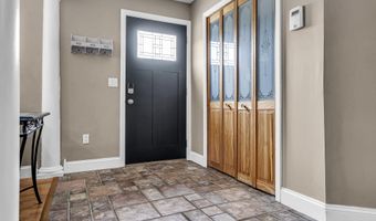 317 Trenton Ave N, Bayville, NJ 08721