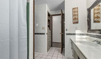 2512 N CHESTWOOD Ct, Appleton, WI 54911