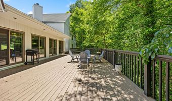 25 Surrey Dr, Cheshire, CT 06410
