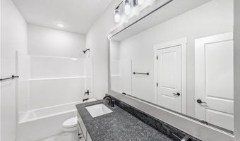 100 Selkirk Dr, Bella Vista, AR 72715