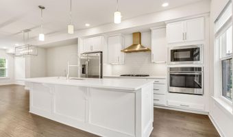 5701 11TH St N 2, Arlington, VA 22205